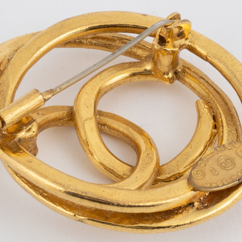 CHANEL Gold Brooch - Picture 11 of 12